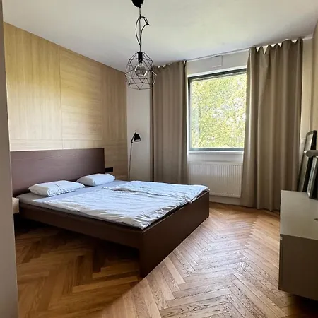 Forestpark, Free Parking, Self-check In Apartmán *